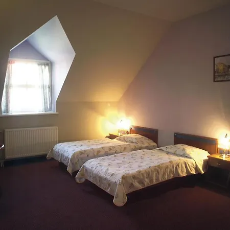 Aranysas Es Bungalows Alsoors Otel Csopak