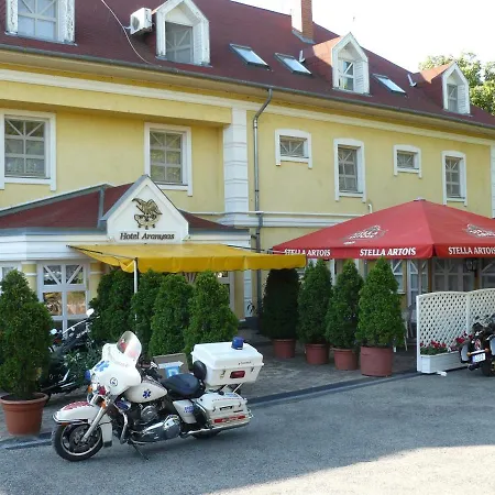 Aranysas Es Bungalows Alsoors Otel